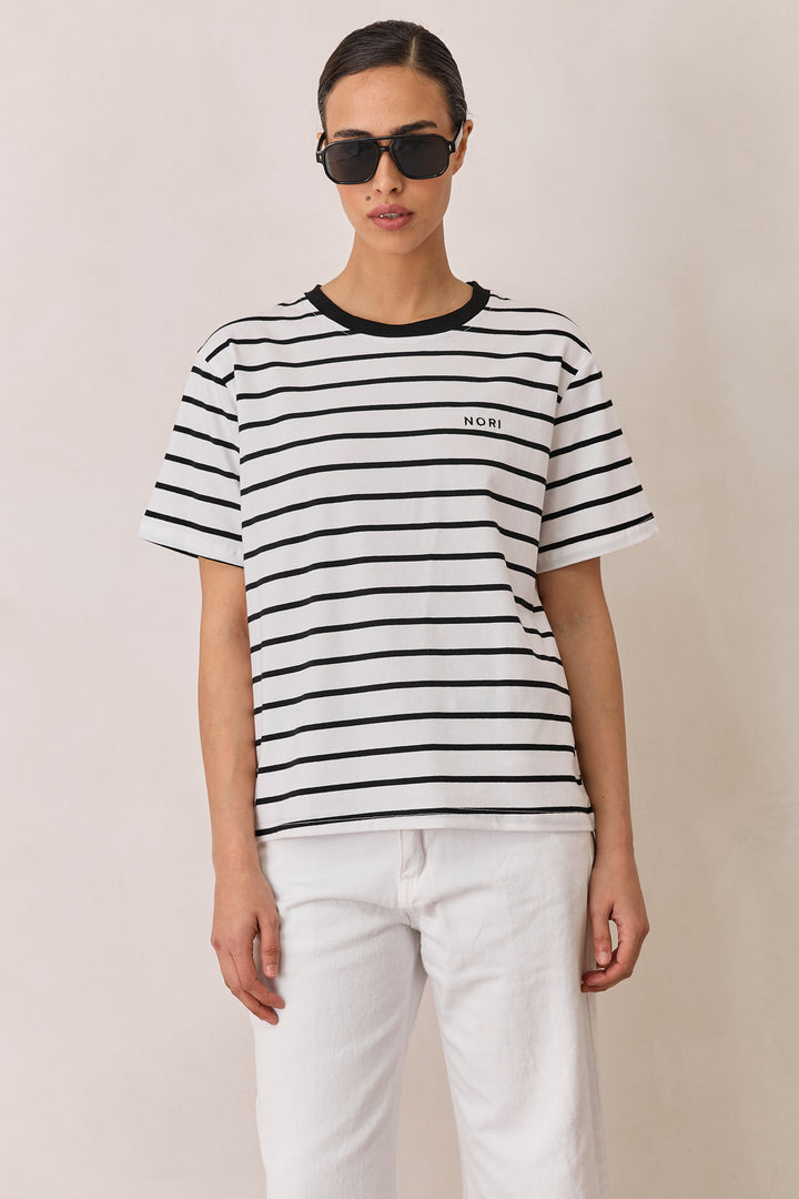 טי שירט זאק סטרייפס | לבן/שחור