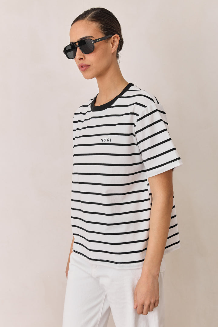 טי שירט זאק סטרייפס | לבן/שחור