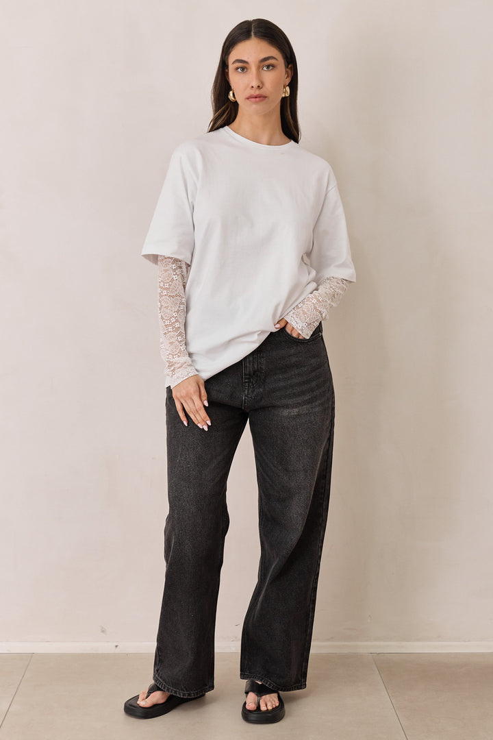 טי שירט ריהאנה שרוולי תחרה | לבן