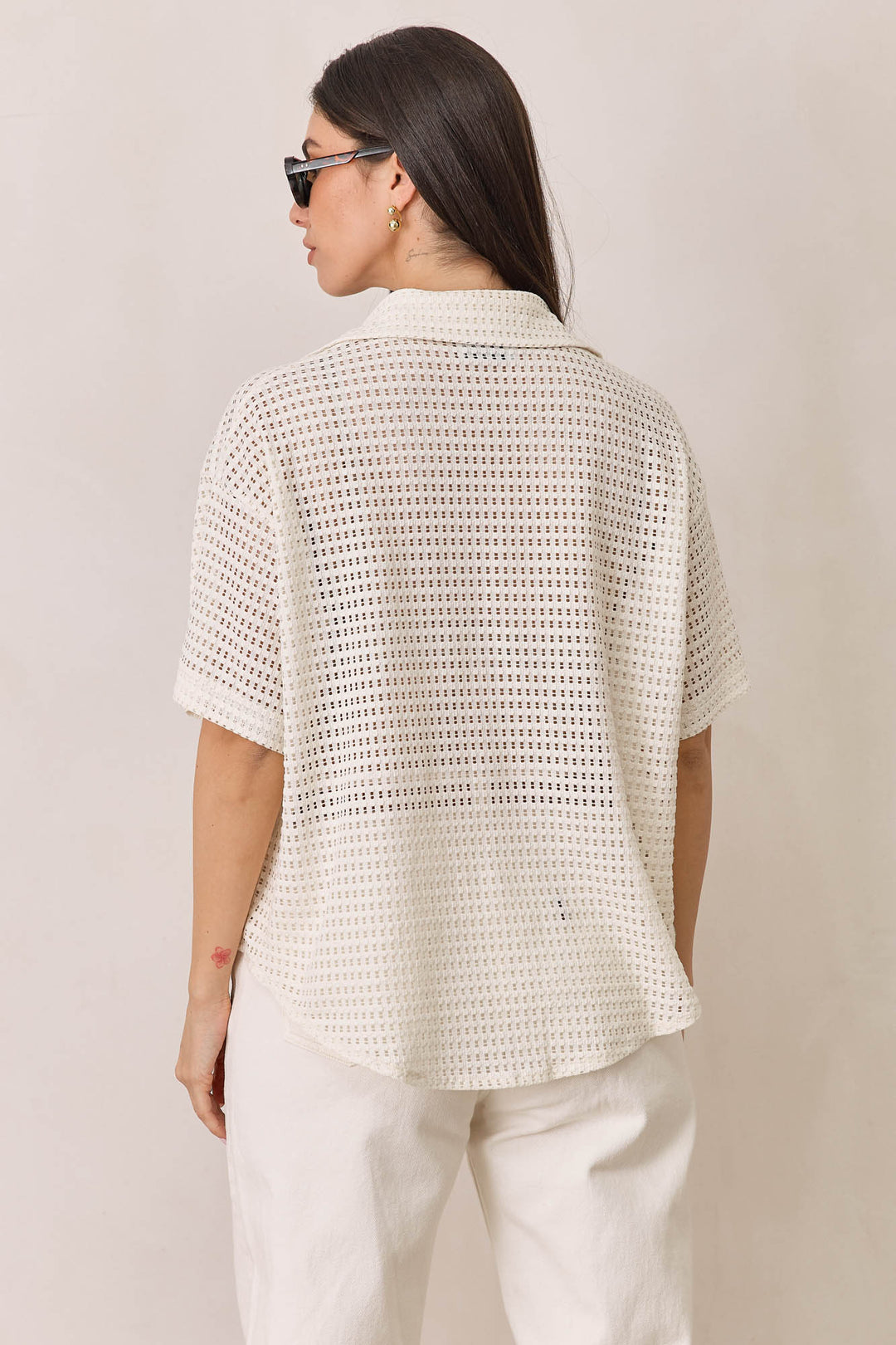 מכופתרת רשת בריטה שרוול קצר | שמנת