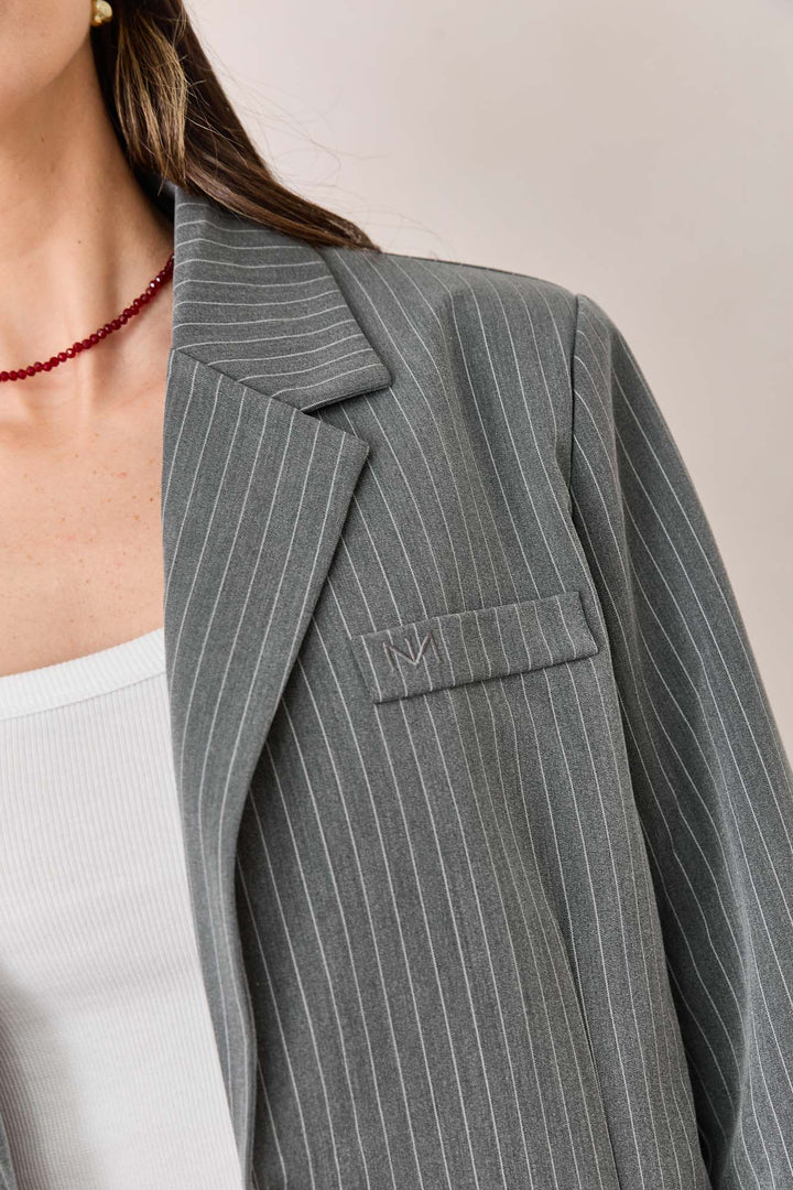 בלייזר מייקי הדפס פסים | אפור