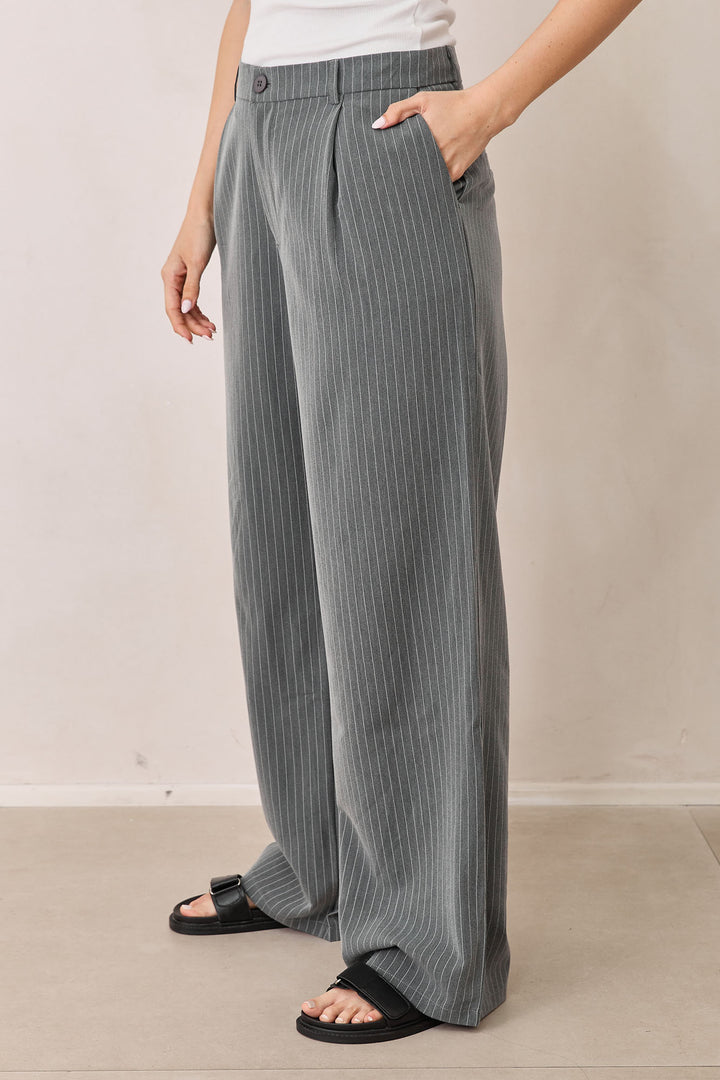 מכנסיים מחויטים מייקי גזרה ישרה | אפור