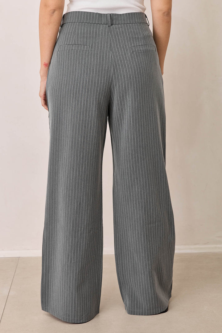 מכנסיים מחויטים מייקי גזרה ישרה | אפור