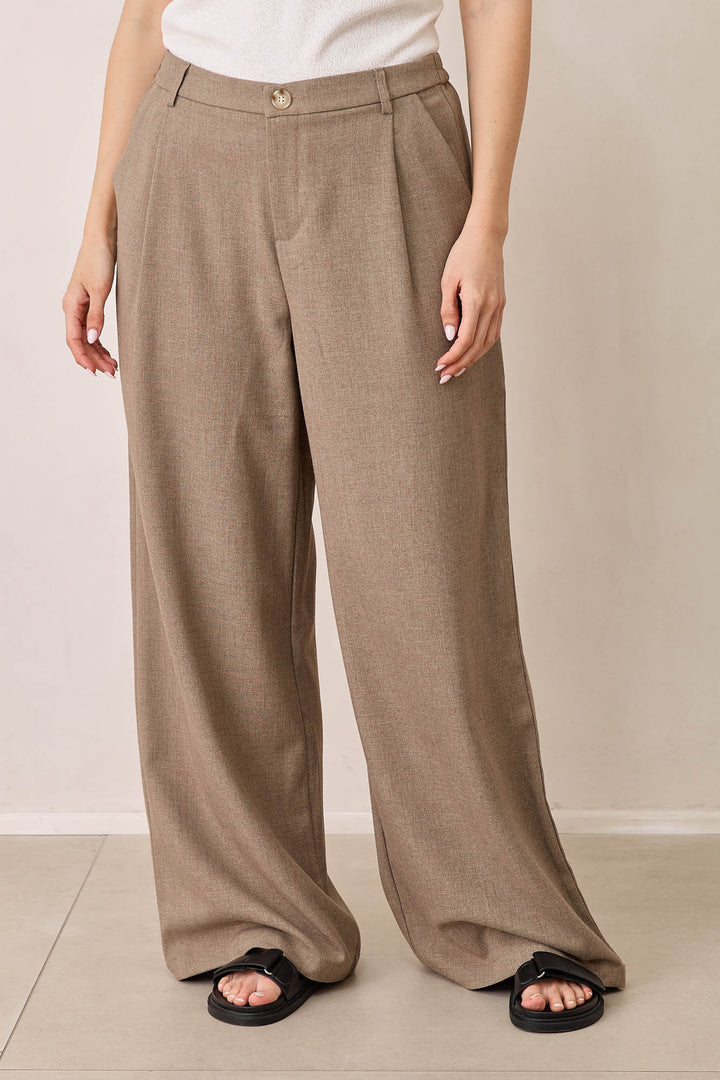 מכנסיים מחויטים מארק גזרה רחבה | חום אפרפר