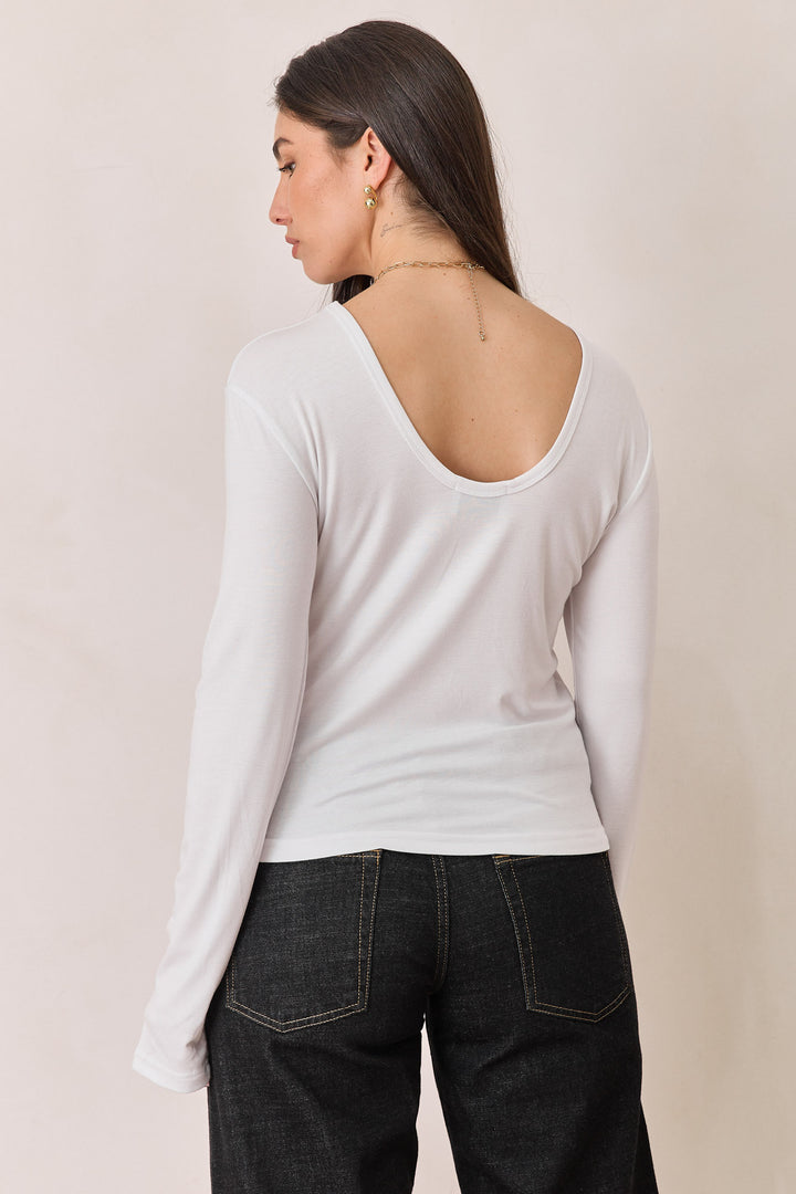 חולצת בייסיק פיי מחשוף גב | לבן