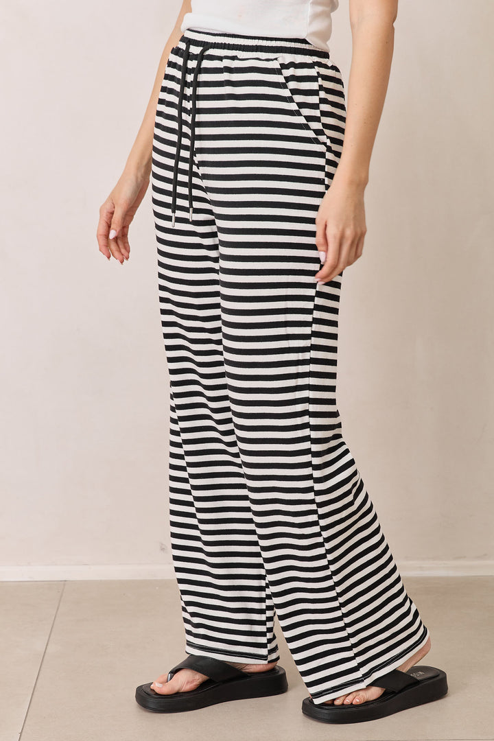 מכנסי לידיה סטרייפס גזרה ישרה | שחור/לבן