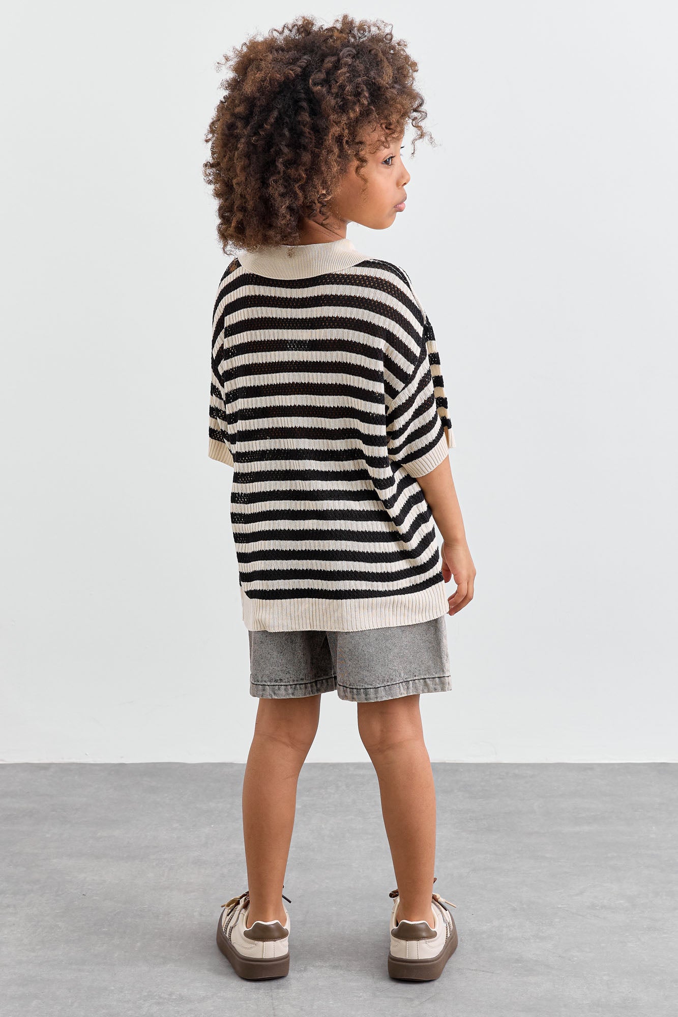 טי שירט סריג עם צווארון בדוגמת פסים | שחור/לבן