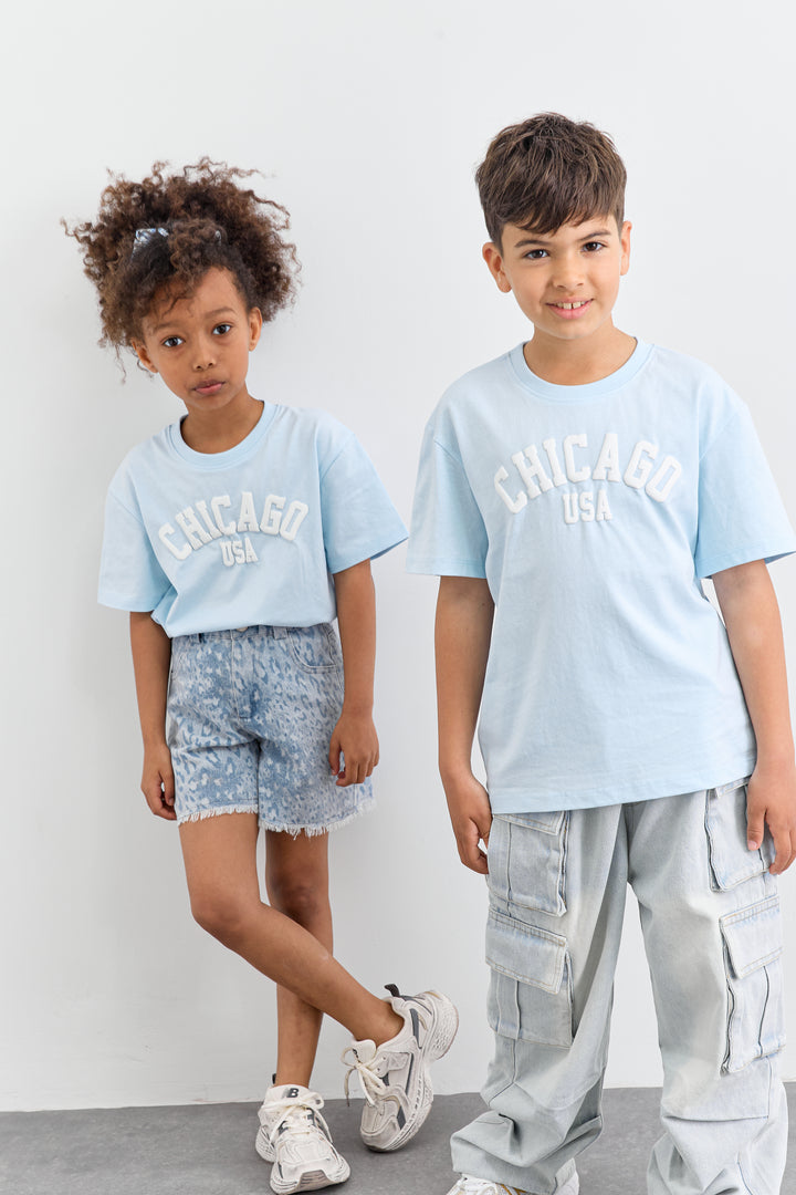 טי שירט CHICAGO בגזרת אוברסייז | תכלת