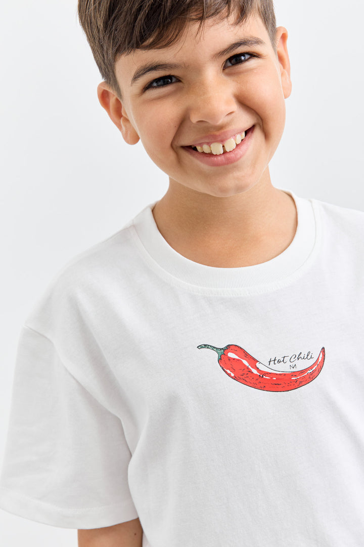 טי שירט HOT CHILI בגזרת אוברסייז  | לבן