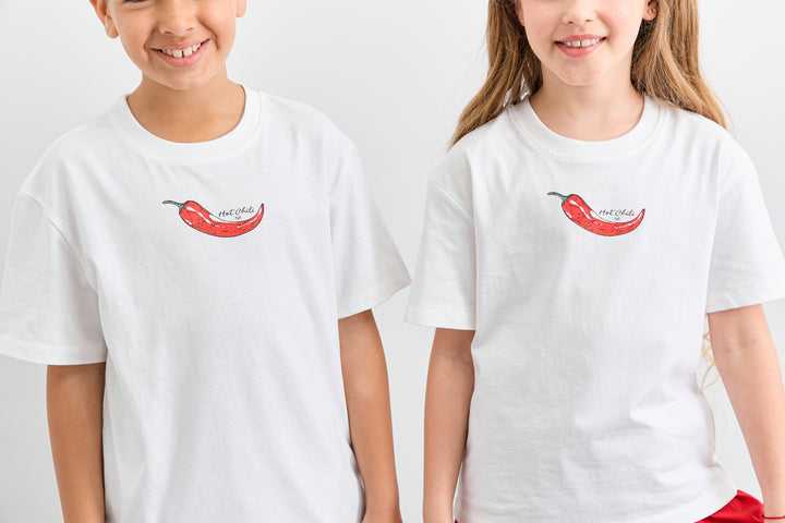 טי שירט HOT CHILI בגזרת אוברסייז  | לבן