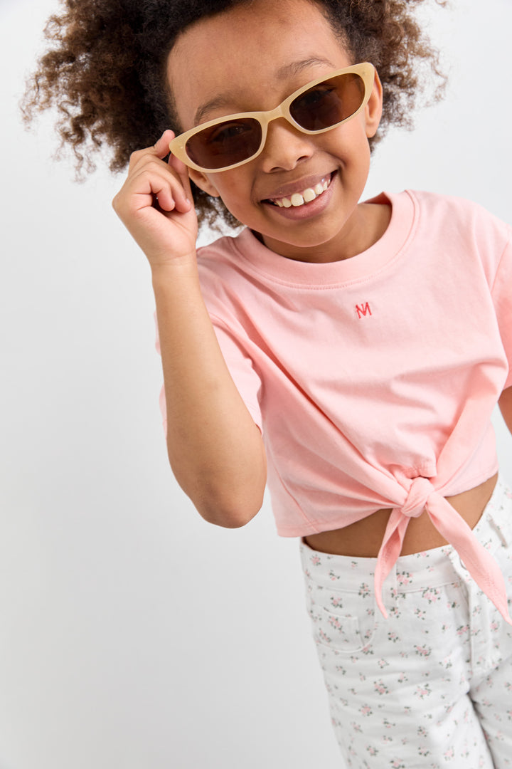 טי שירט בגזרת קרופ עם קשירה קדמית | ורוד