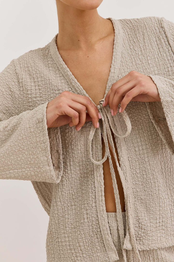 חולצת קשירה אליז בד טקסטורה | מוקה