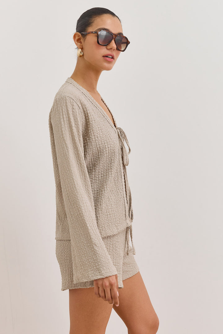 חולצת קשירה אליז בד טקסטורה | מוקה