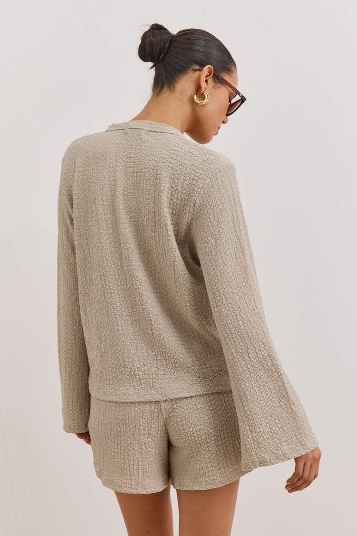 חולצת קשירה אליז בד טקסטורה | מוקה