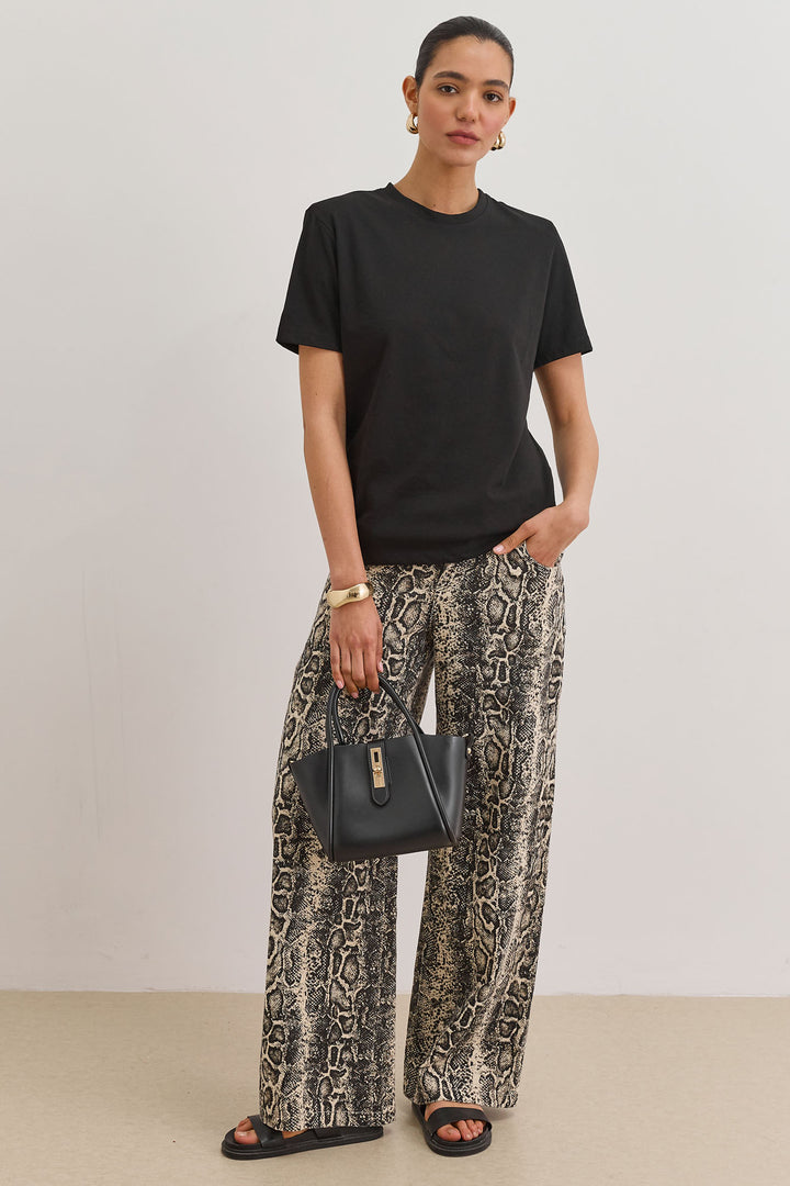 חולצת לינדה בשילוב כריות כתפיים | שחור