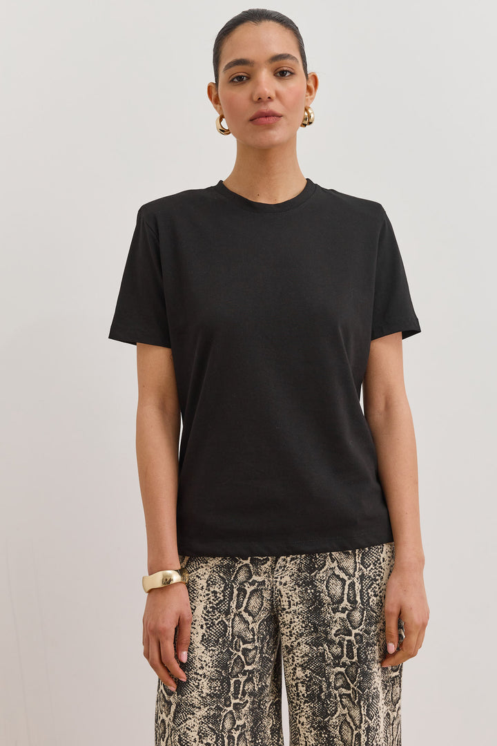 חולצת לינדה בשילוב כריות כתפיים | שחור