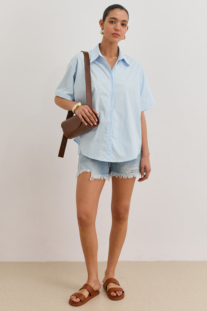 חולצה מכופתרת דריה גזרת אוברסייז | כחול בהיר