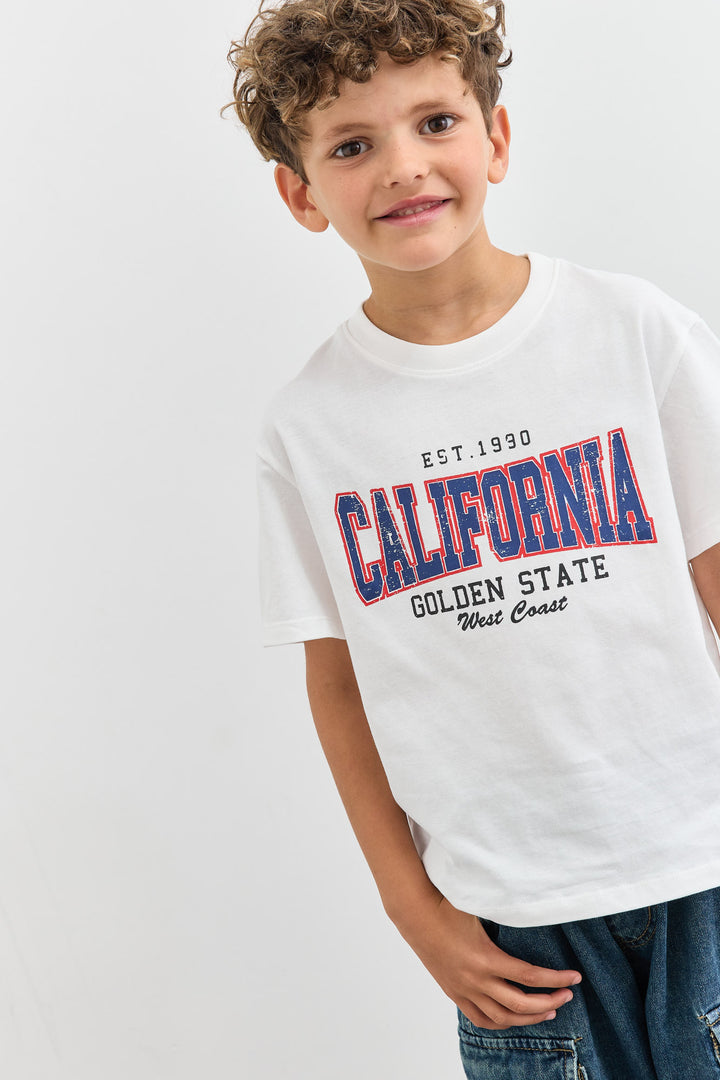 טי שירט CALIFORNIA בגזרת אוברסייז | לבן