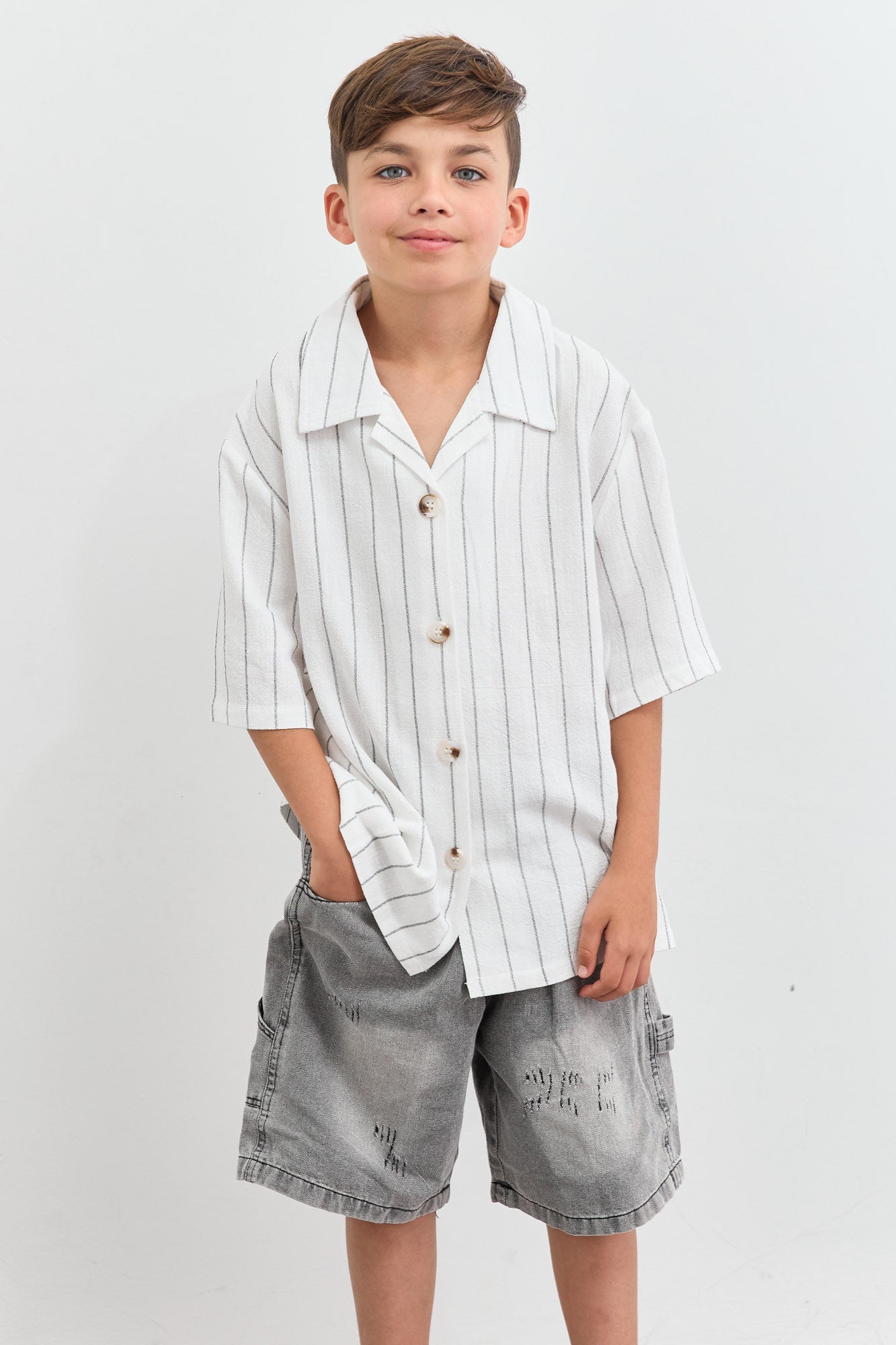 מכופתרת דמוי פשתן הדפס פסים | לבן