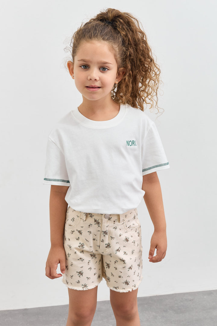 טי שירט שרוולים קצרים עם רקמת לוגו | לבן