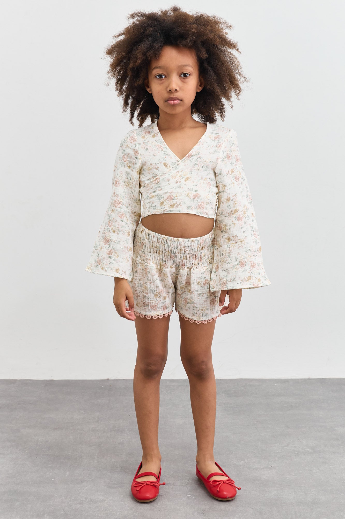 מכנסי טטרה פלאוורס עם כיווצים | צבעוני