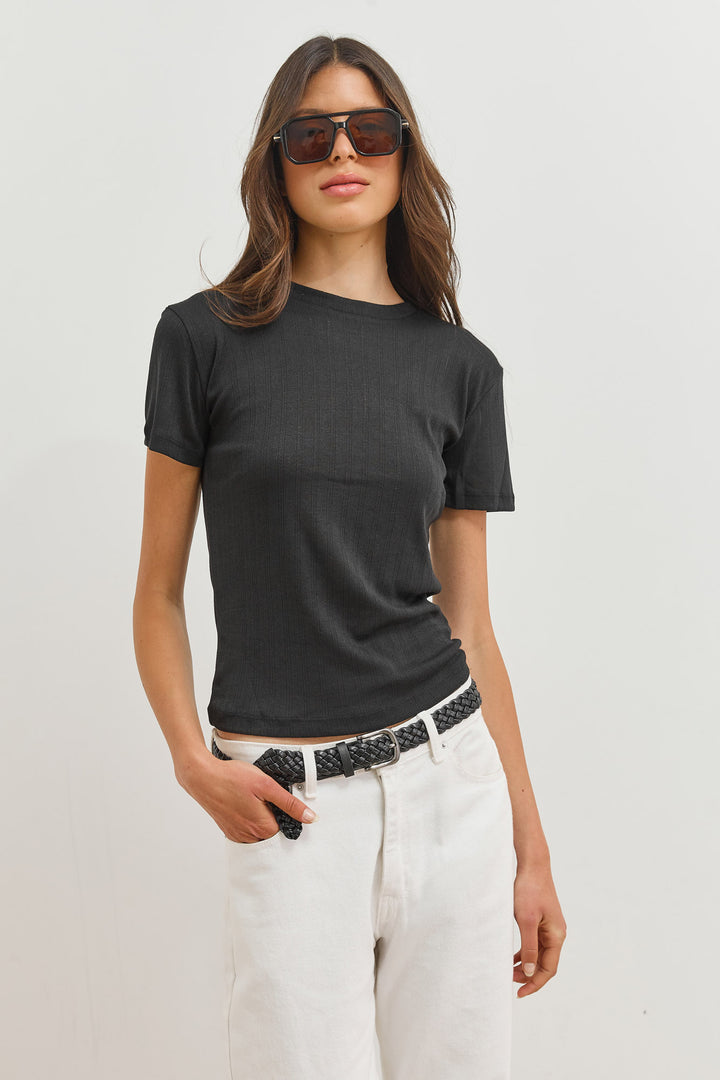 טי שירט ונוס עם טקסטורה | שחור