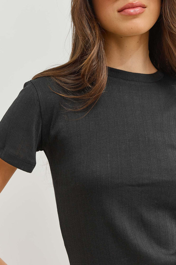 טי שירט ונוס עם טקסטורה | שחור