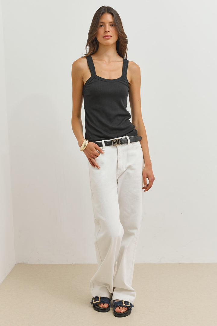 גופיית ונוס עם טקסטורה | שחור