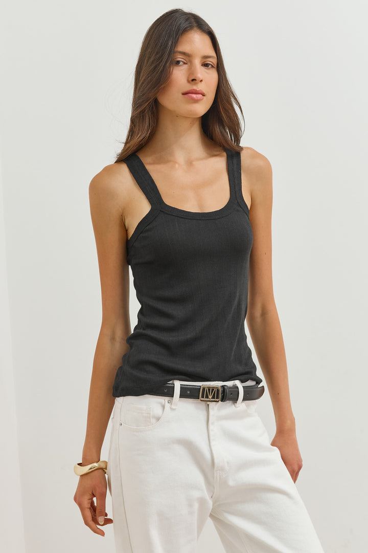 גופיית ונוס עם טקסטורה | שחור