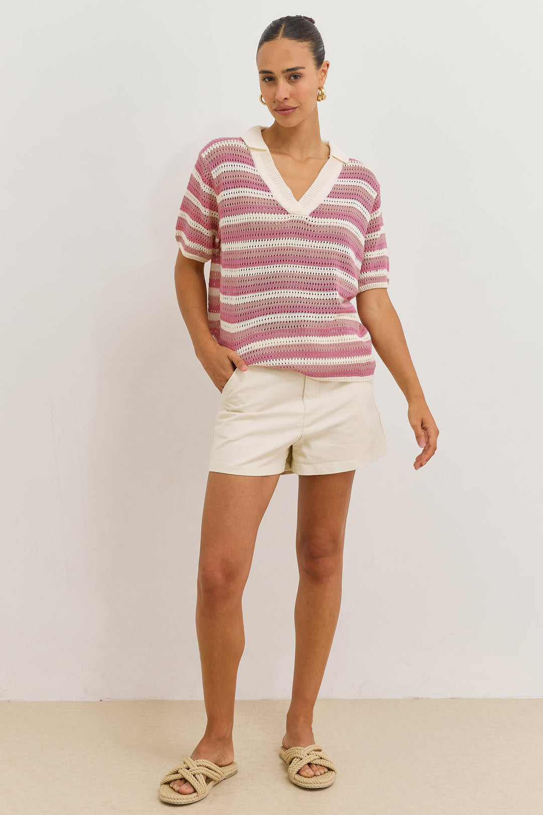 חולצת קרושה אייריס בשילוב צווארון | ורוד/לבן