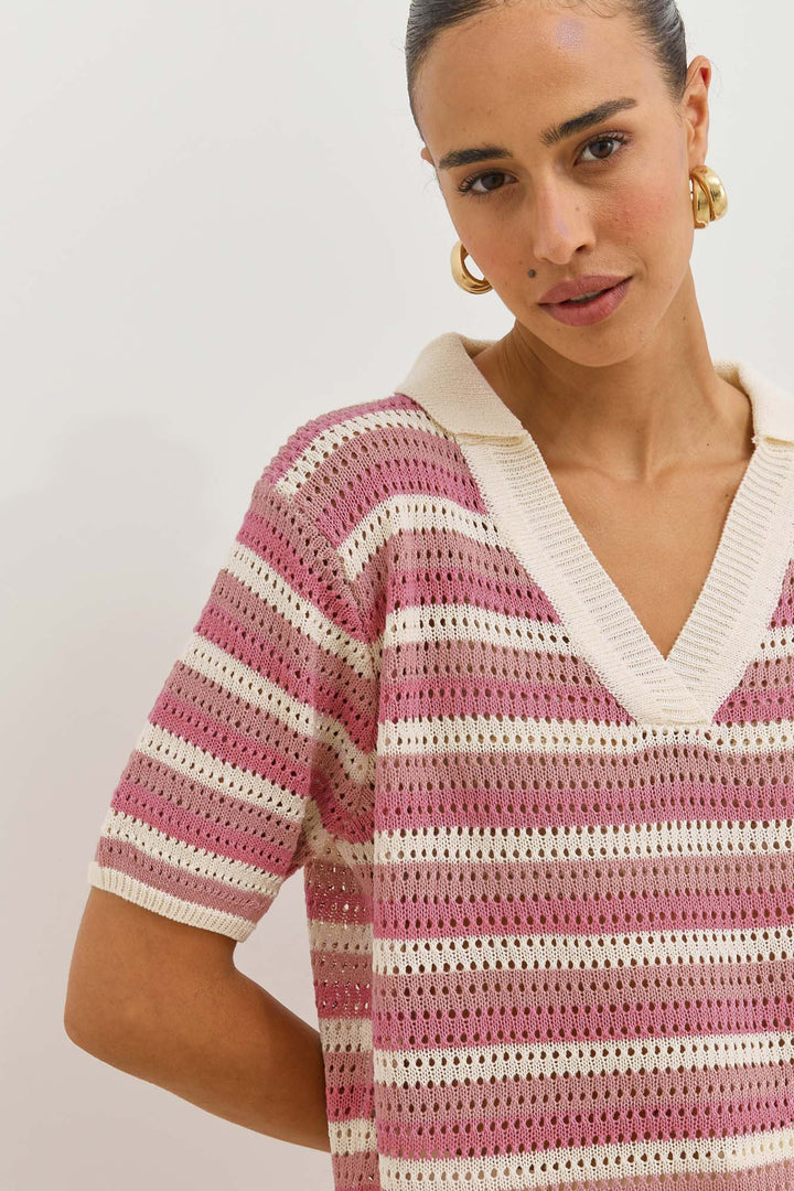 חולצת קרושה אייריס בשילוב צווארון | ורוד/לבן