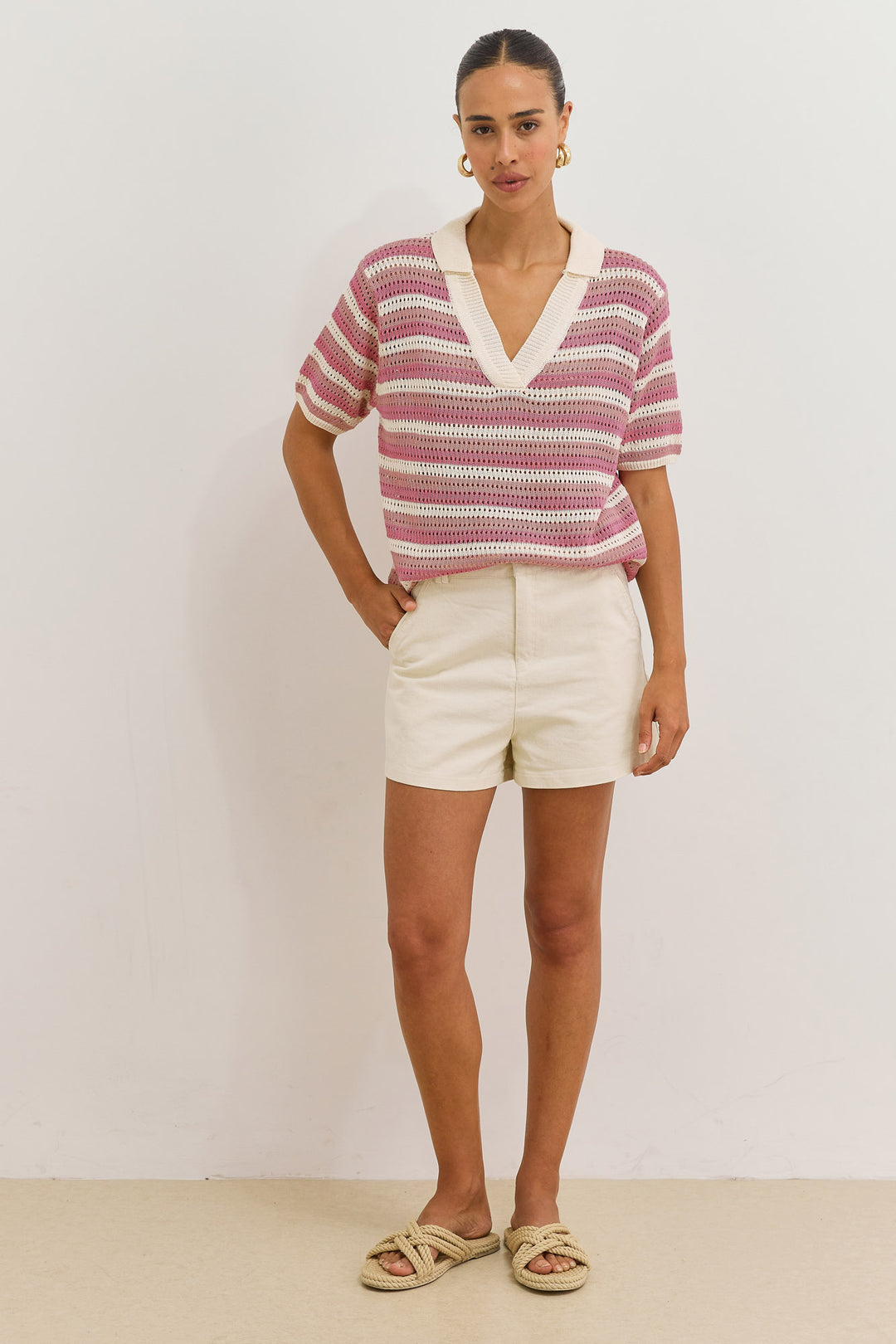 חולצת קרושה אייריס בשילוב צווארון | ורוד/לבן