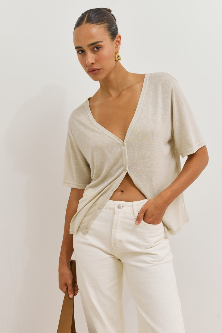 חולצת כפתורים בילי מחשוף וי | אבן