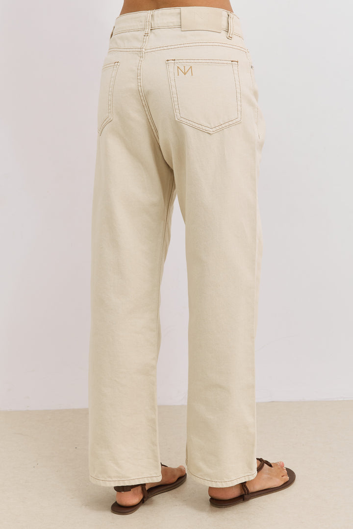 מכנסי דנים בויפרנד נינה בשילוב רקמת לוגו | קרם