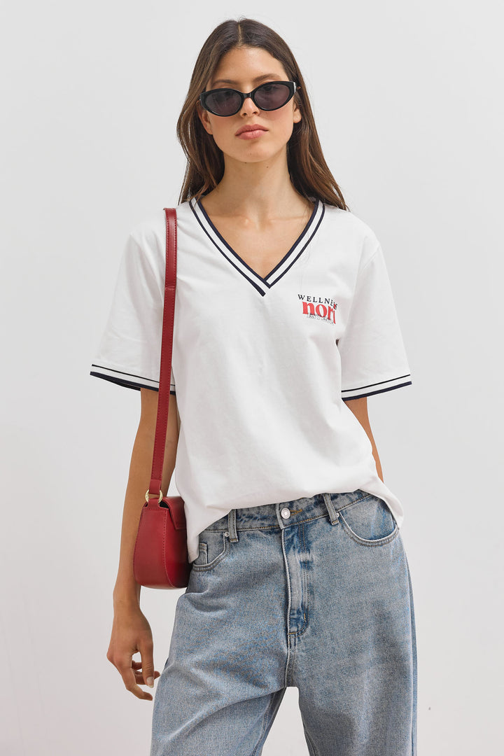 טי שירט טיילור צווארון וי | לבן