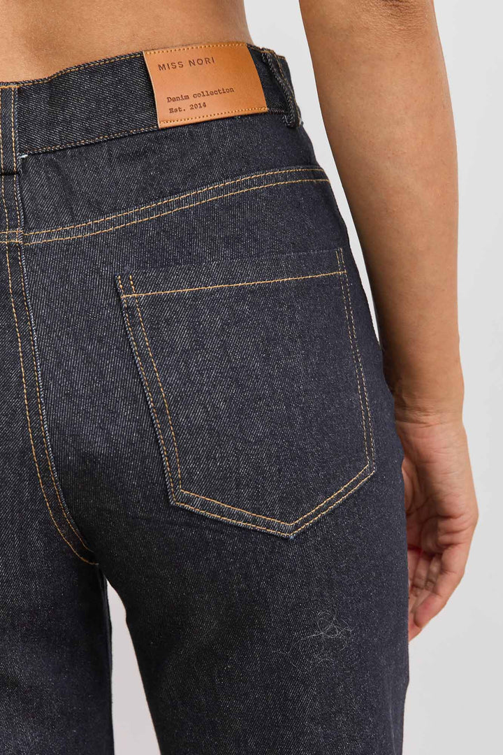מכנסי ג'ינס בראד תיפורים בולטים | ג'ינס כהה