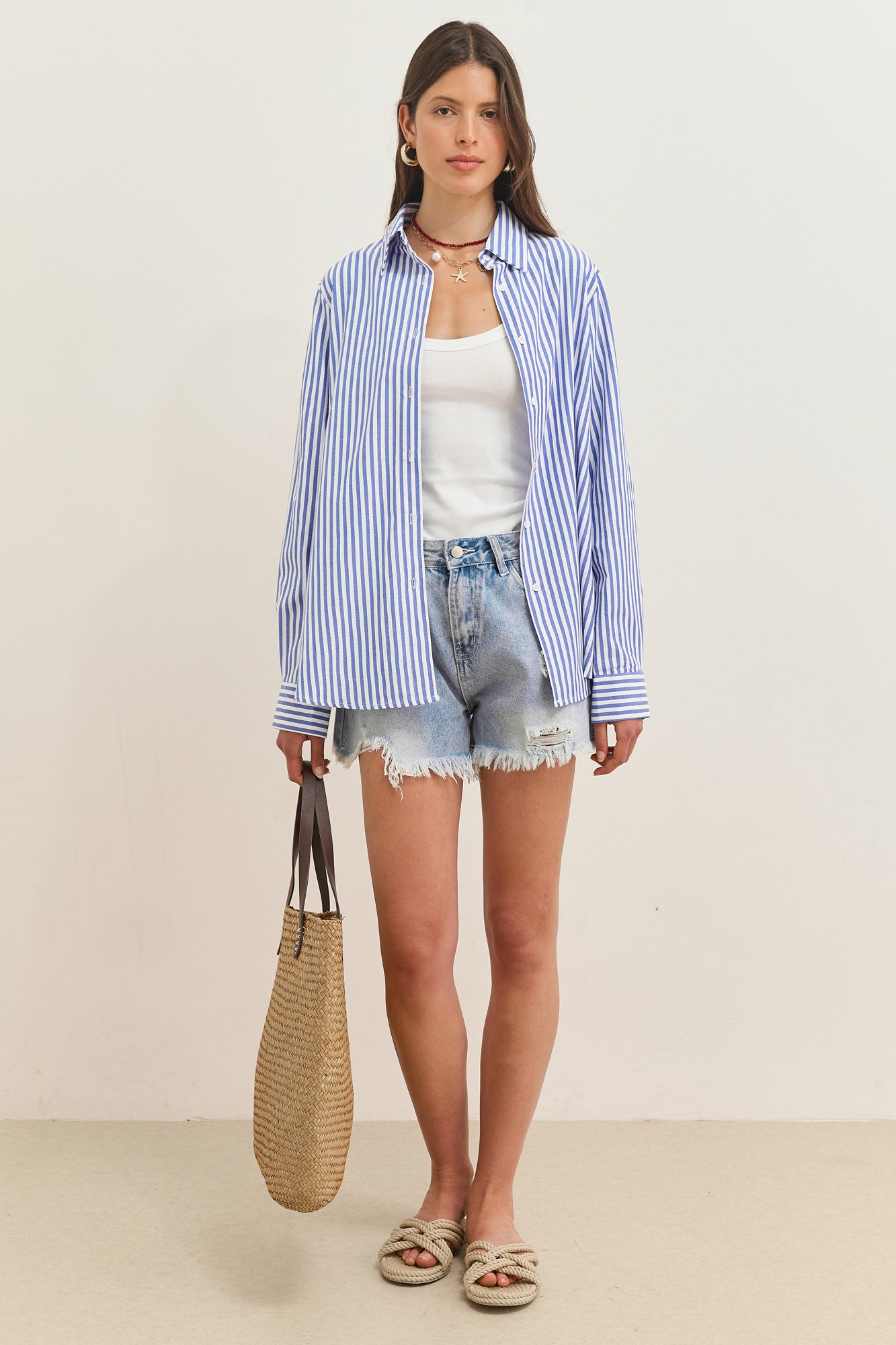 מכופתרת ריצ'י סטרייפס רקמה בגב | כחול/לבן