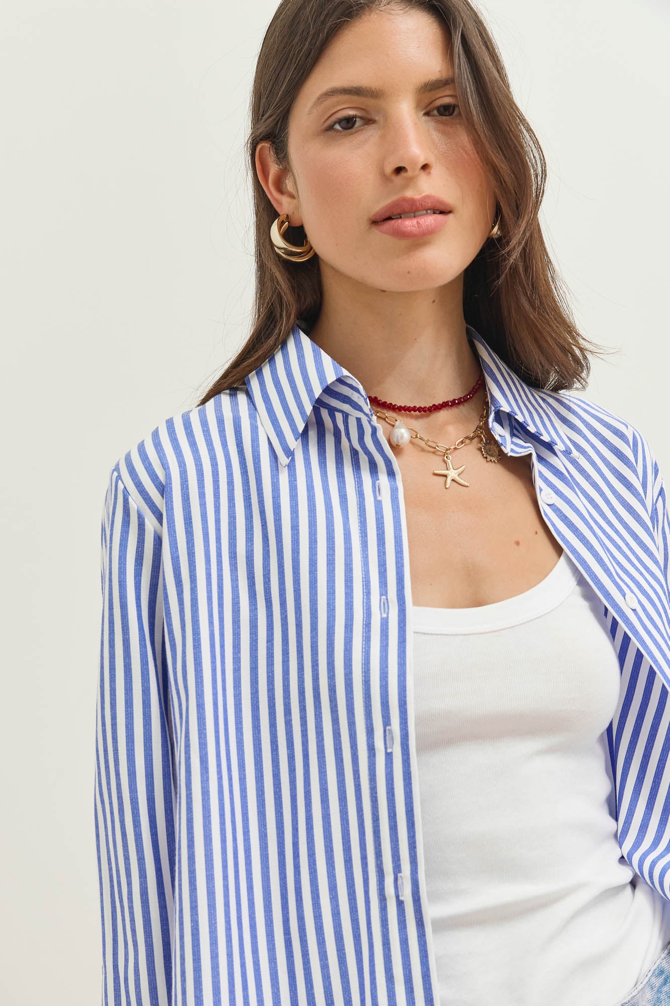 מכופתרת ריצ'י סטרייפס רקמה בגב | כחול/לבן