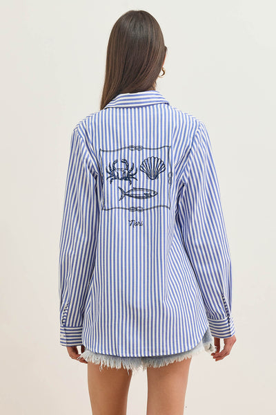 מכופתרת ריצ'י סטרייפס רקמה בגב | כחול/לבן