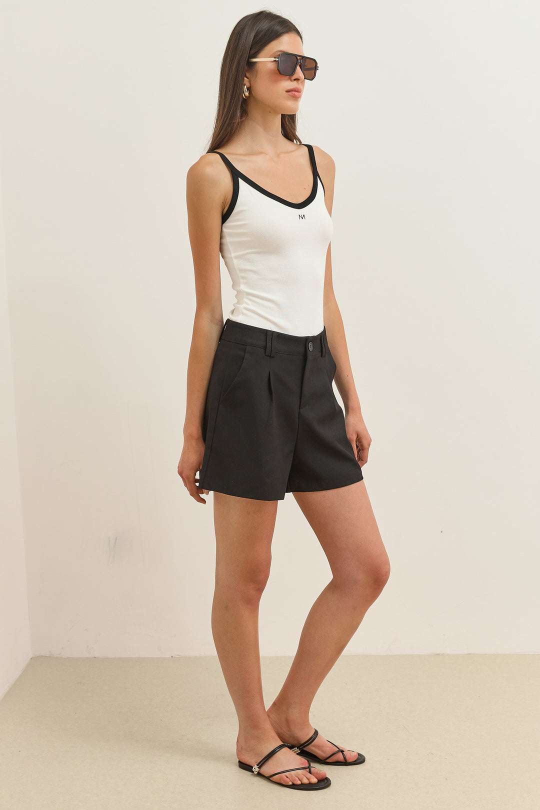 גופיית בייסיק קוקו רקמת לוגו | לבן