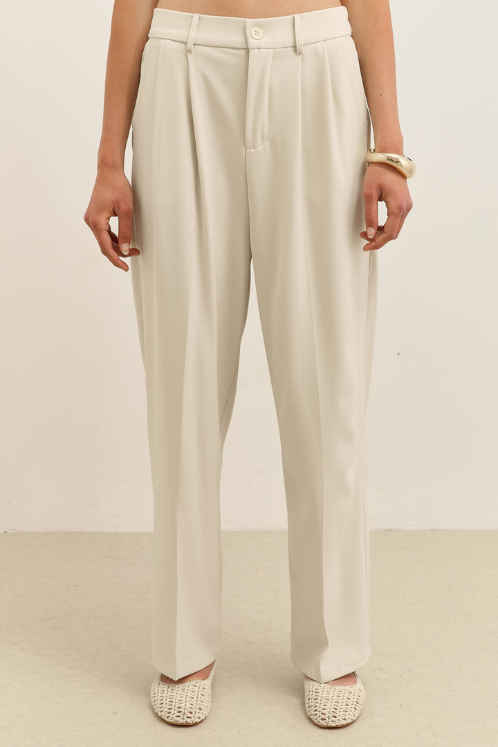 מכנסי טובי גזרה מחויטת | בז'