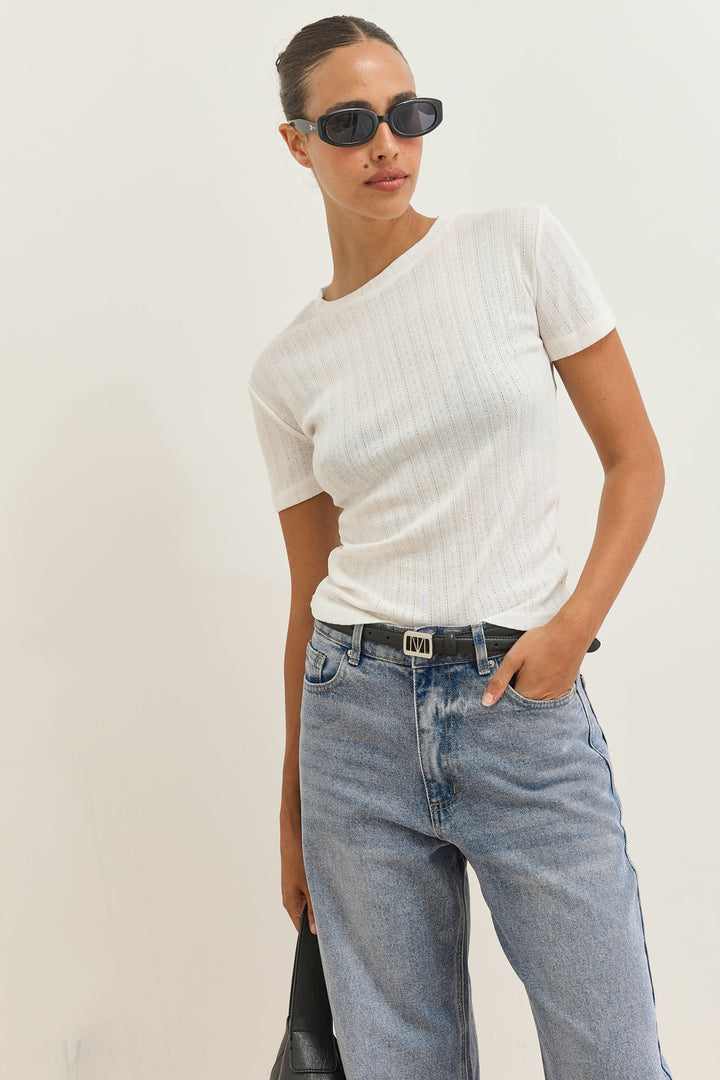 טי שירט ונוס עם טקסטורה | לבן