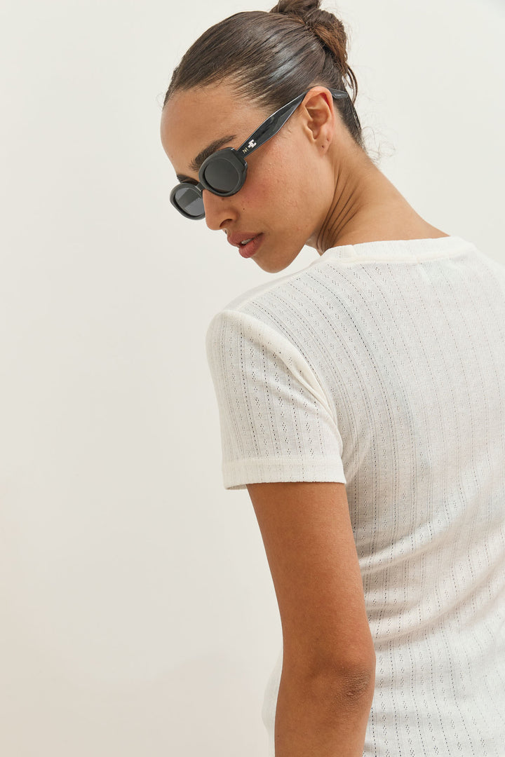 טי שירט ונוס עם טקסטורה | לבן