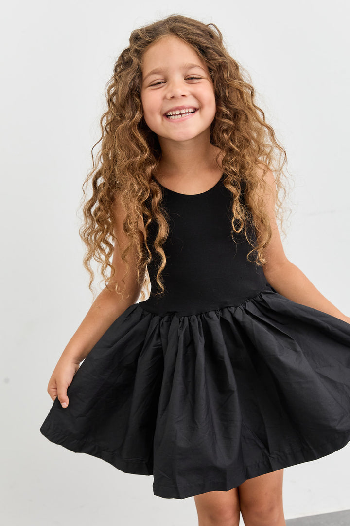 שמלת מתנפנפת שיילו | שחור