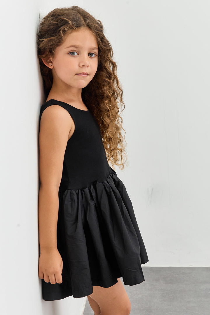 שמלת מתנפנפת שיילו | שחור