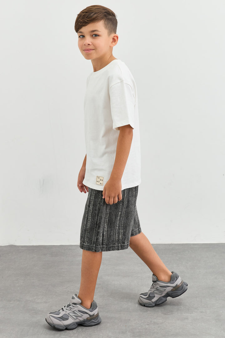 טי שירט אוברסייז בשילוב פאץ' | לבן