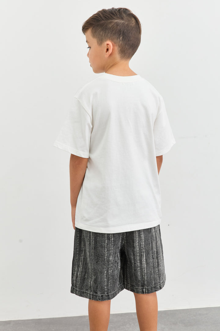 טי שירט אוברסייז בשילוב פאץ' | לבן