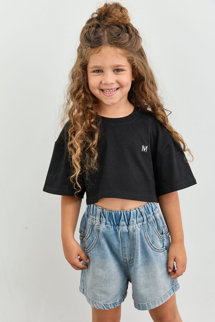 טי שירט אוברסייז בגזרת קרופ עם לוגו | שחור