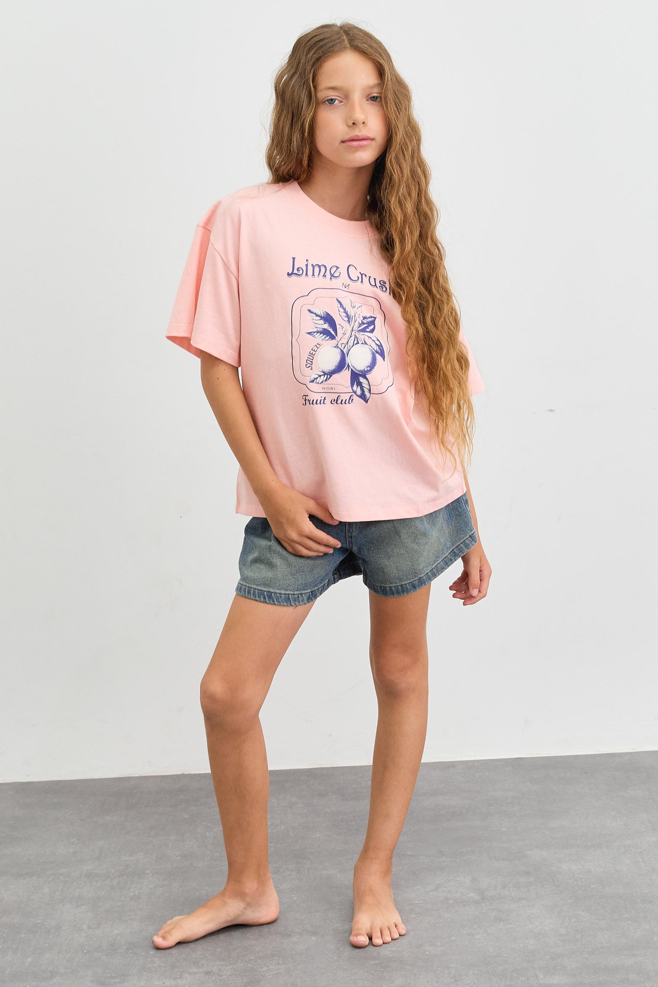 טי שירט אוברסייז עם הדפס ומפתח בגב | ורוד