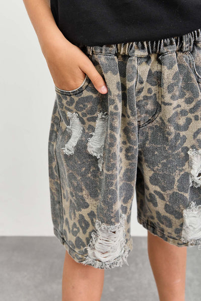 מכנסי ברמודה בשילוב קרעים הדפס מנומר